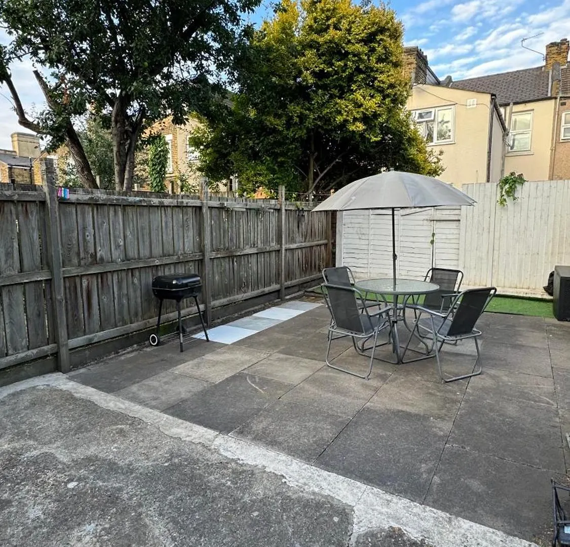 Spacious Double Room In Greater London 0*,  United Kingdom