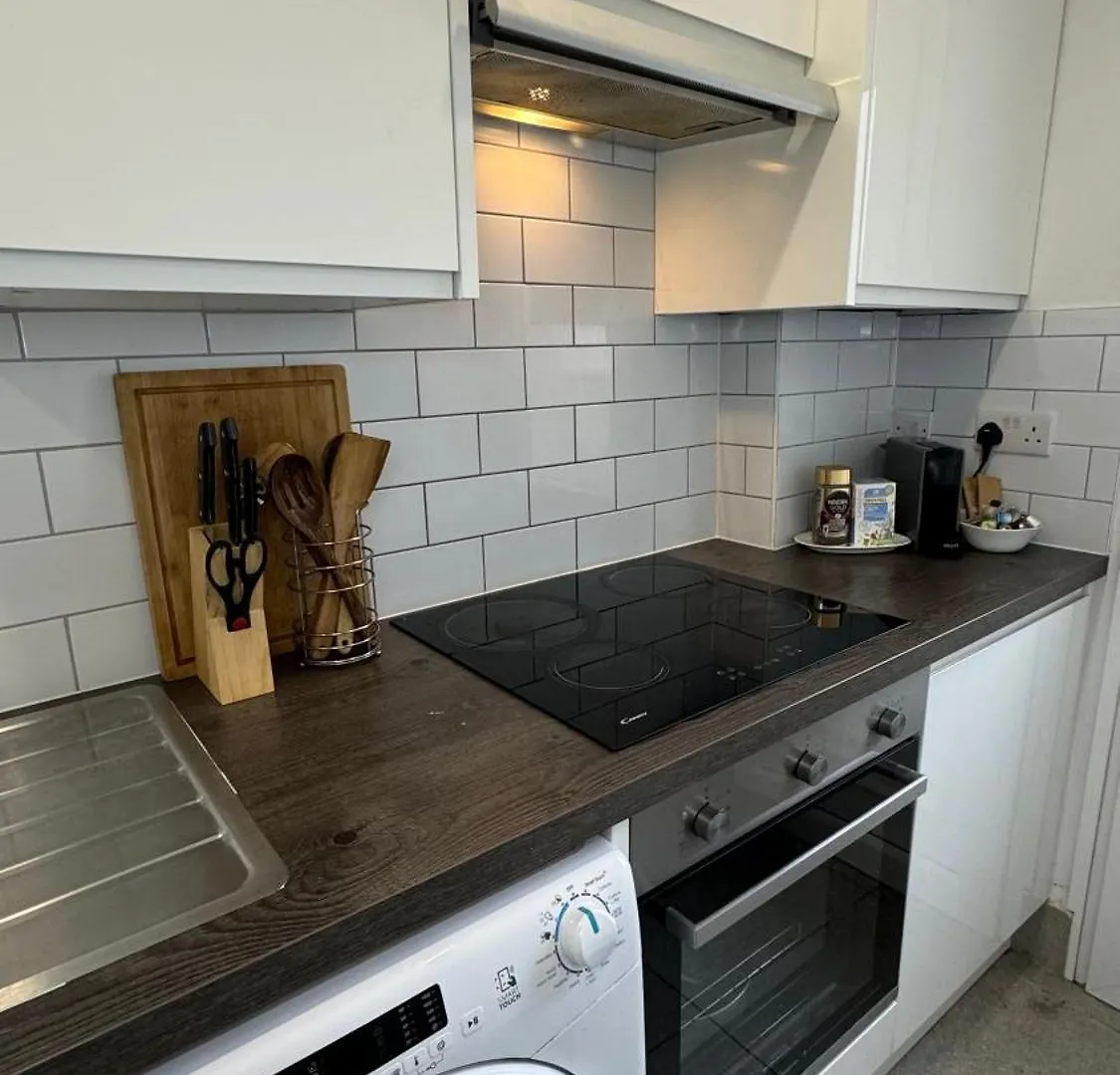 Проживание в семье Spacious Double Room In Greater Лондон